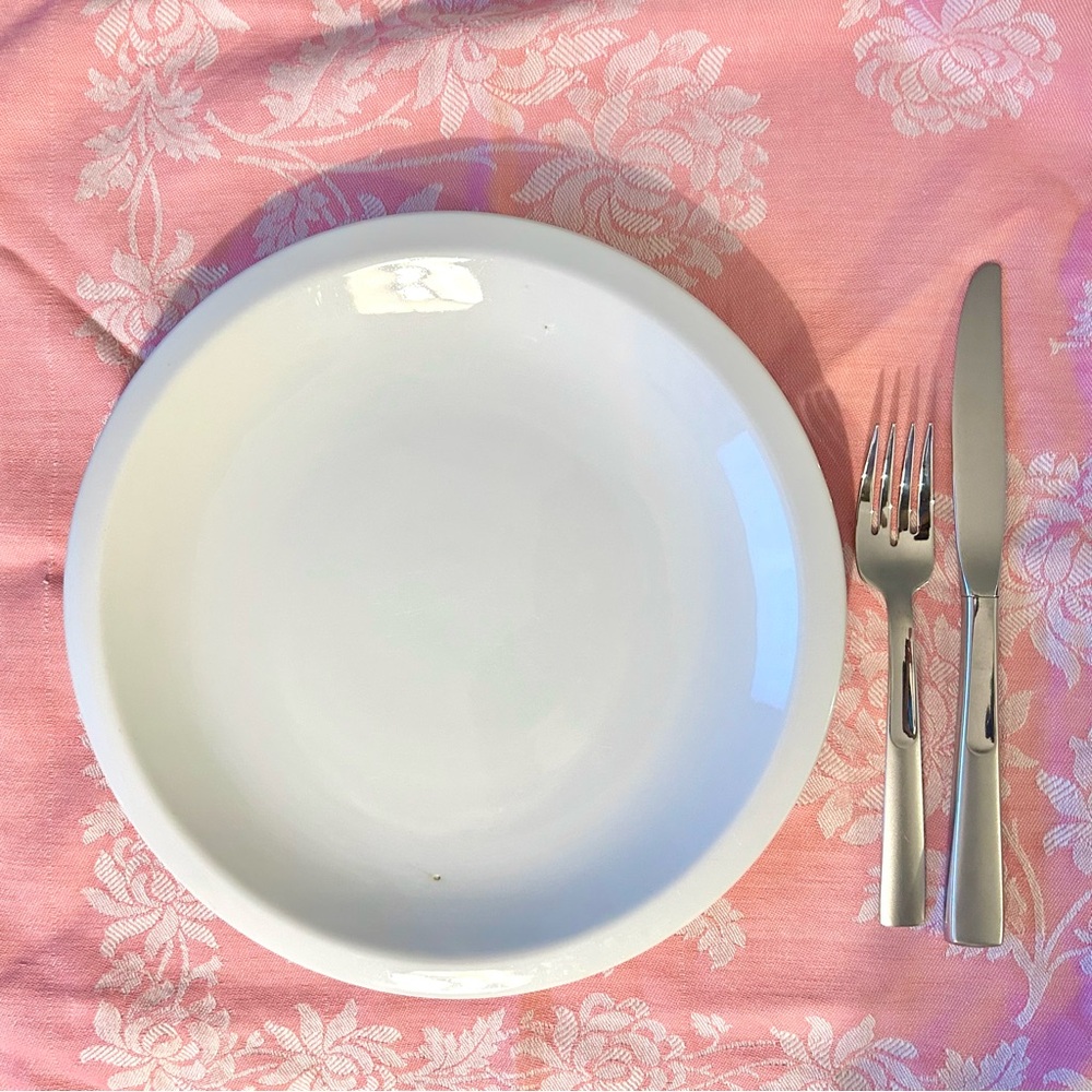Pottery Barn Du Jour Cafeware White Dinner Plate 10 3/8”